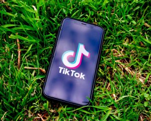 TikTok traccia anche chi non usa l’app