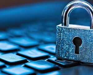 I ruoli di default di AWS consentono compromissioni e movimento laterale